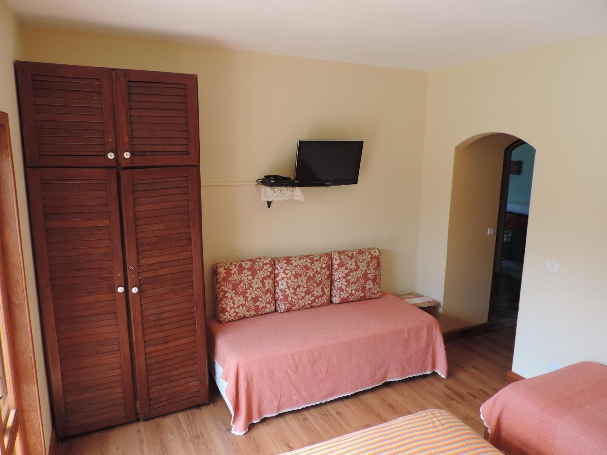 Entrevistas Chales E Suites Sao Bento do Sapucai Room photo